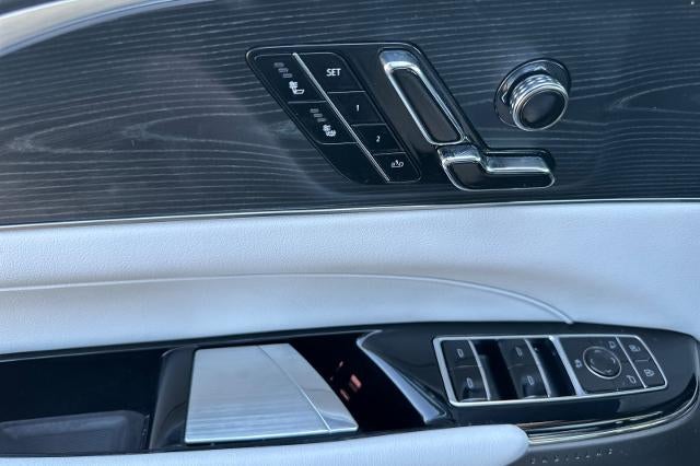2024 Cadillac LYRIQ Luxury 1