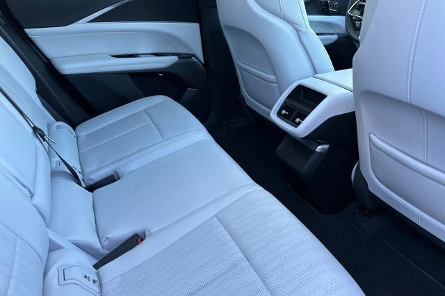 2024 Cadillac LYRIQ Luxury 1