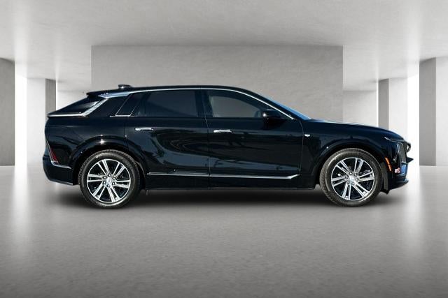 2024 Cadillac LYRIQ Luxury 1