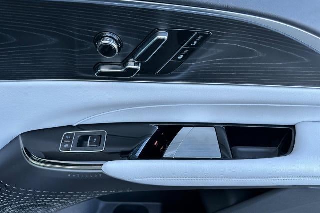 2024 Cadillac LYRIQ Luxury 1