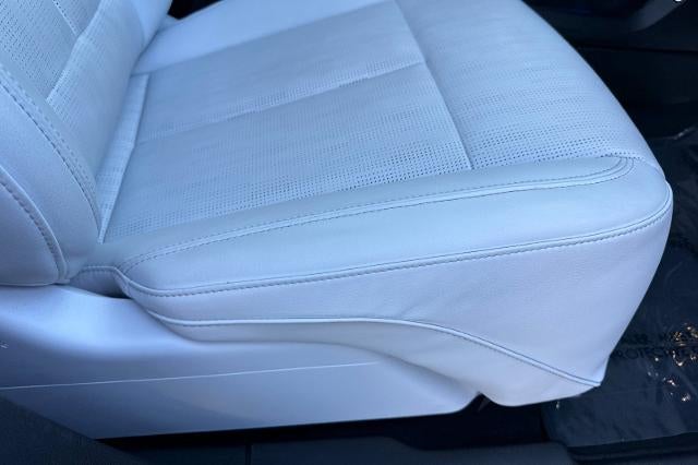 2024 Cadillac LYRIQ Luxury 1