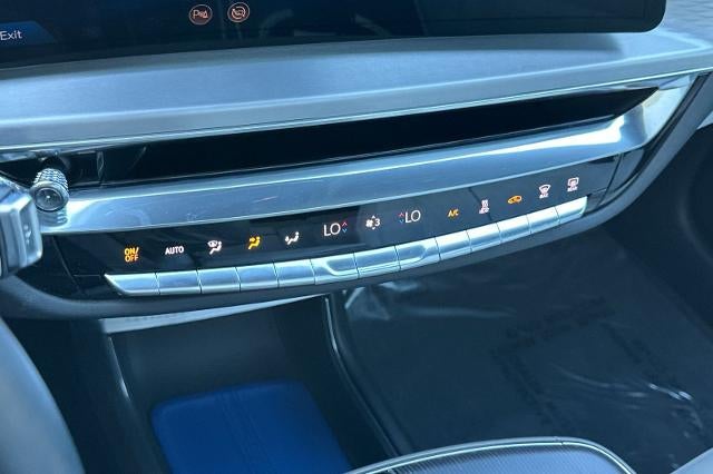 2024 Cadillac LYRIQ Luxury 1