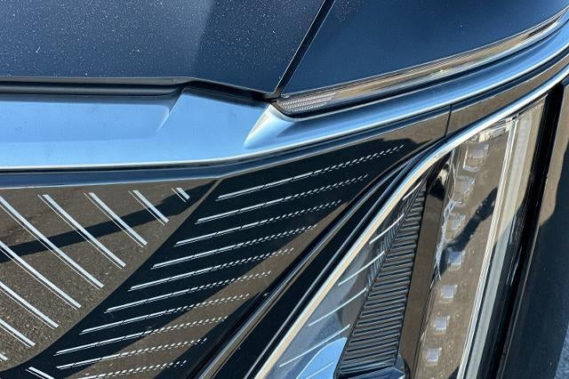 2024 Cadillac LYRIQ Luxury 1