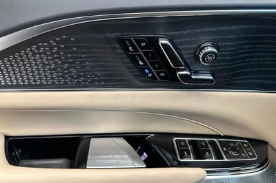 2025 Cadillac LYRIQ Luxury 3