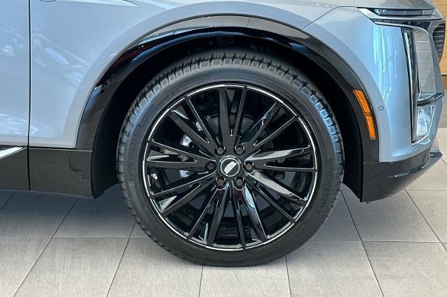 2025 Cadillac LYRIQ Luxury 3