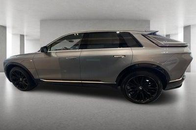 2025 Cadillac LYRIQ Luxury 3