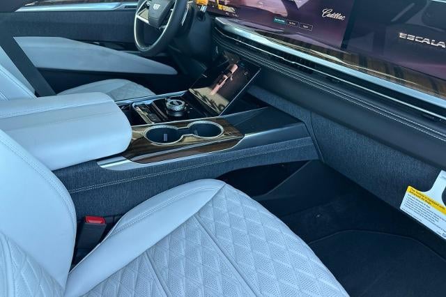 2026 Cadillac Escalade Platinum Luxury - Photo 17