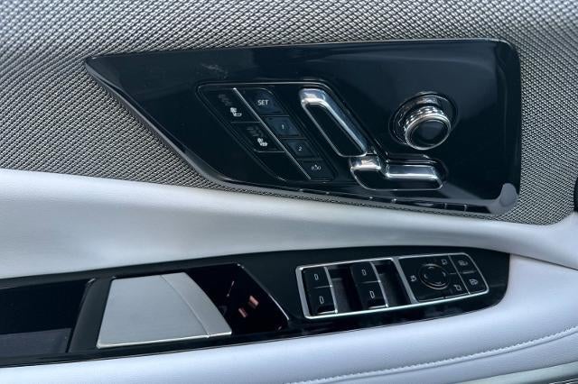 2027 Cadillac OPTIQ Luxury - Photo 10