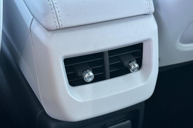 2027 Cadillac OPTIQ Luxury - Photo 13