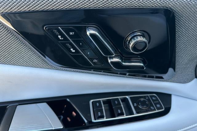 2027 Cadillac OPTIQ Luxury - Photo 10