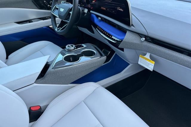 2027 Cadillac OPTIQ Luxury - Photo 17