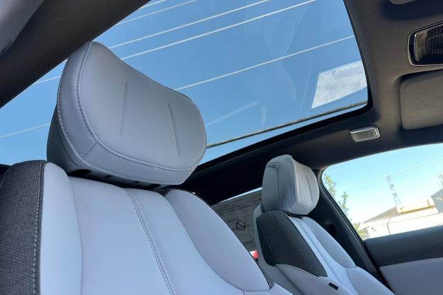 2027 Cadillac OPTIQ Luxury - Photo 18