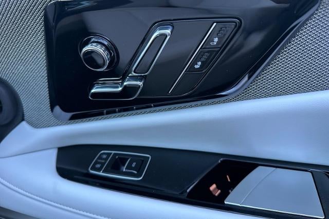2027 Cadillac OPTIQ Luxury - Photo 19