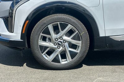 2027 Cadillac OPTIQ Luxury