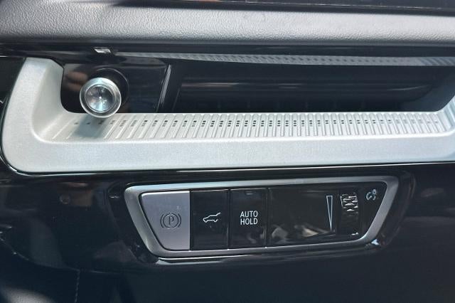 2027 Cadillac OPTIQ Luxury