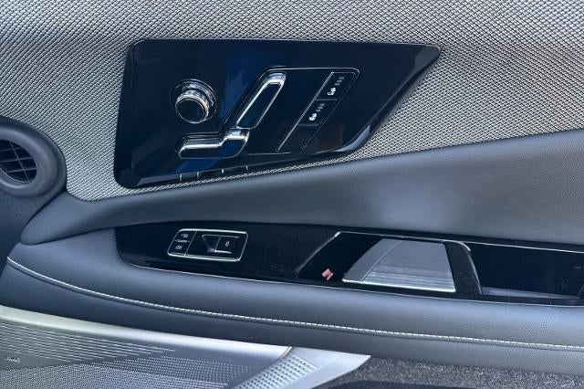 2027 Cadillac OPTIQ Luxury