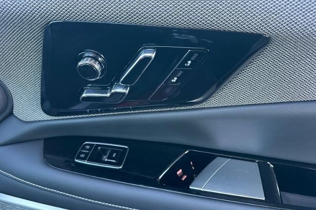 2027 Cadillac OPTIQ Luxury