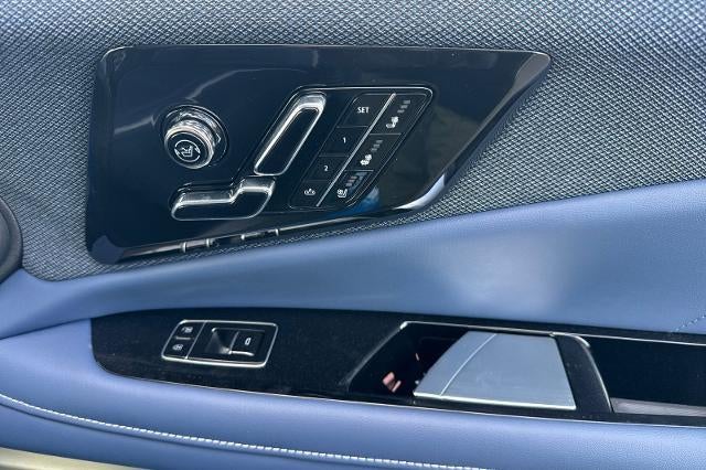 2027 Cadillac OPTIQ Premium Luxury