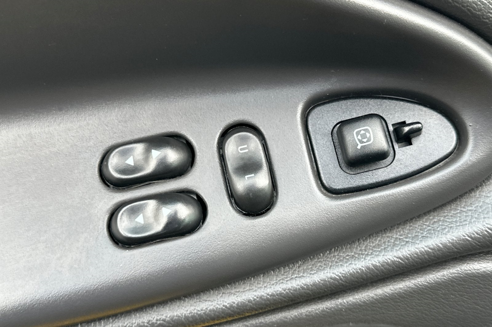 2004 Ford Mustang Mach 1 Premium