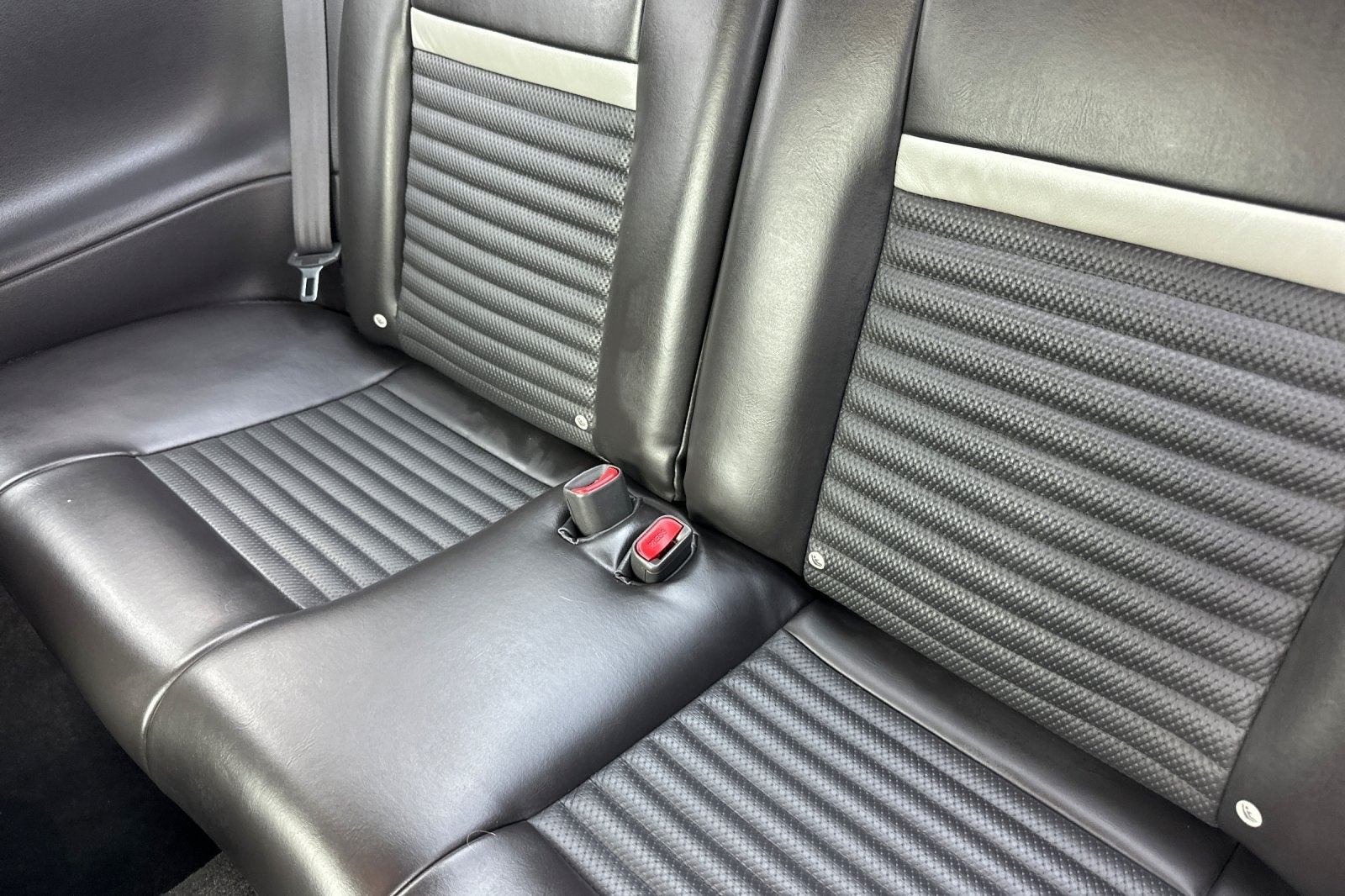 2004 Ford Mustang Mach 1 Premium