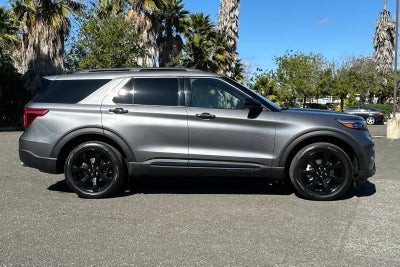 2024 Ford Explorer ST-Line