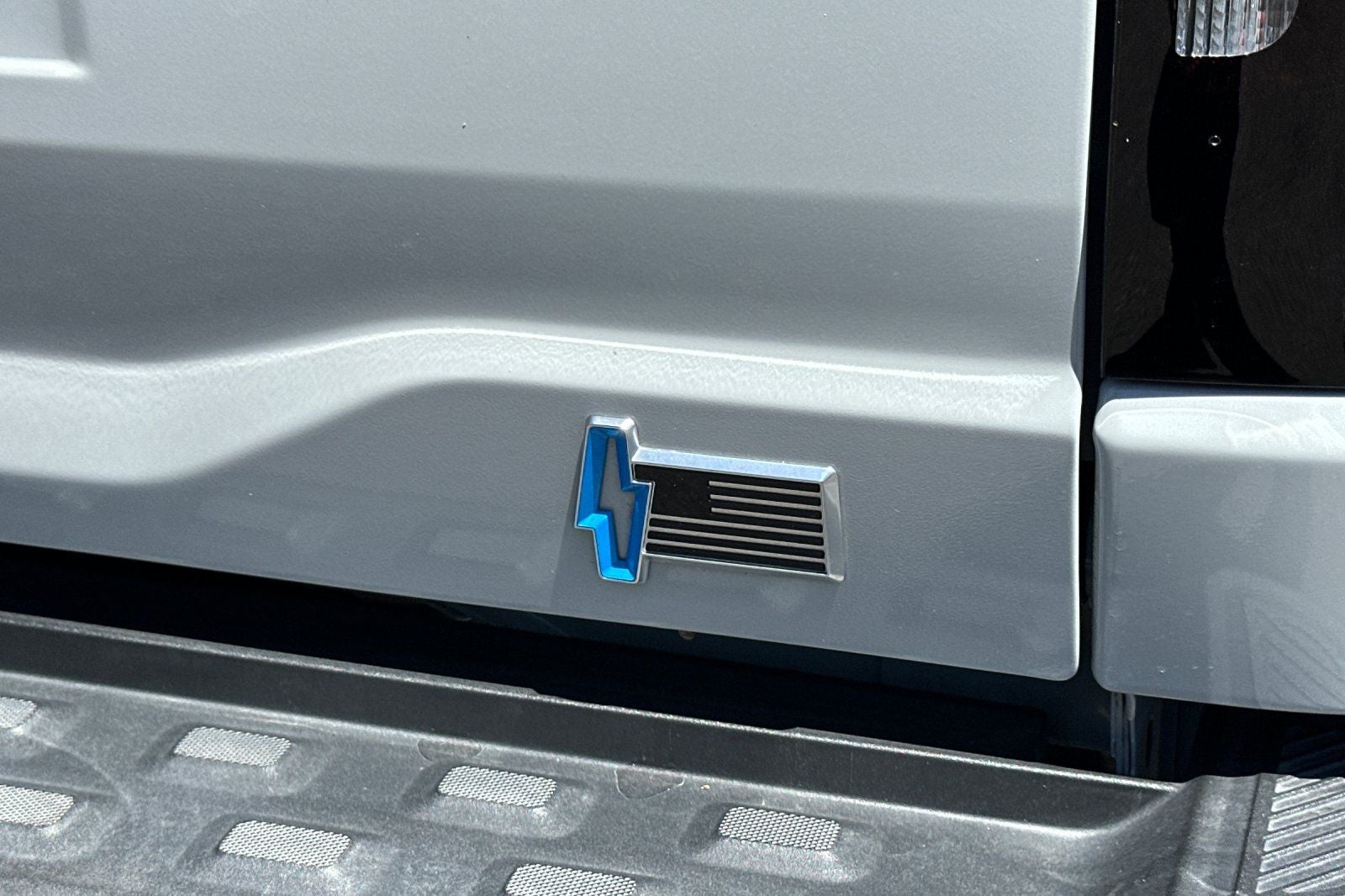 2024 Ford F-150 Lightning Flash
