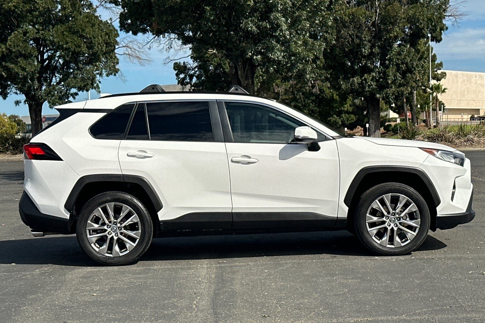 2020 Toyota RAV4 XLE Premium