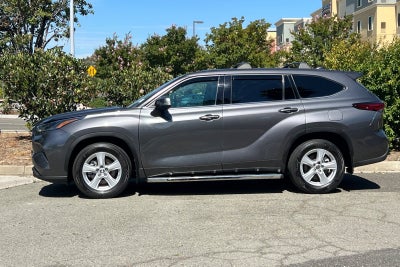 2022 Toyota Highlander LE