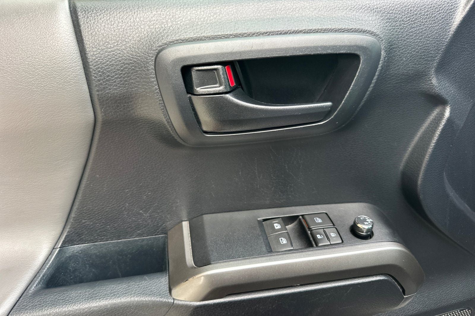 2018 Toyota Tacoma SR5 V6