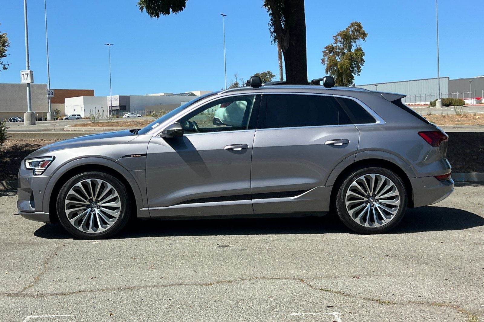 2019 Audi e-tron Prestige quattro