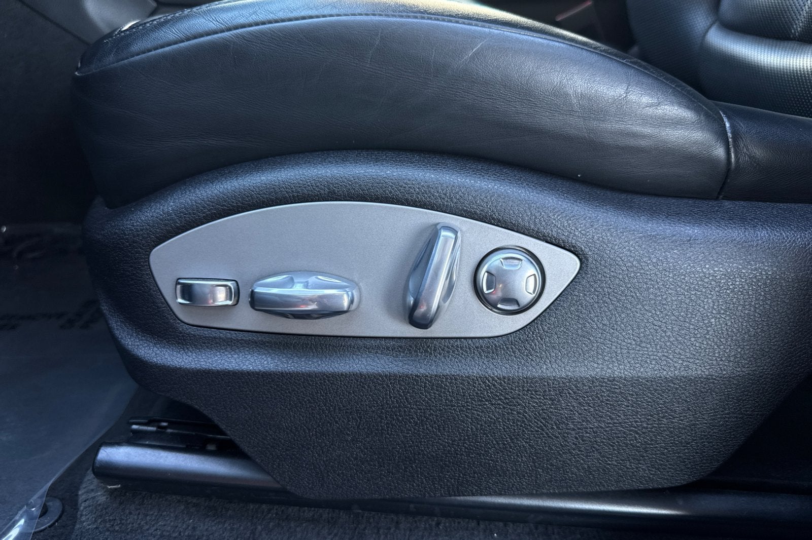 2024 Porsche Macan AWD