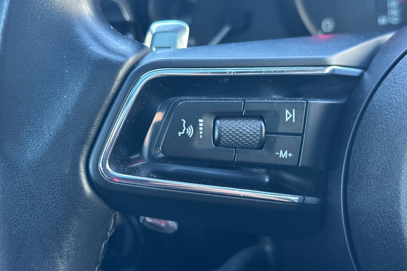 2024 Porsche Macan AWD