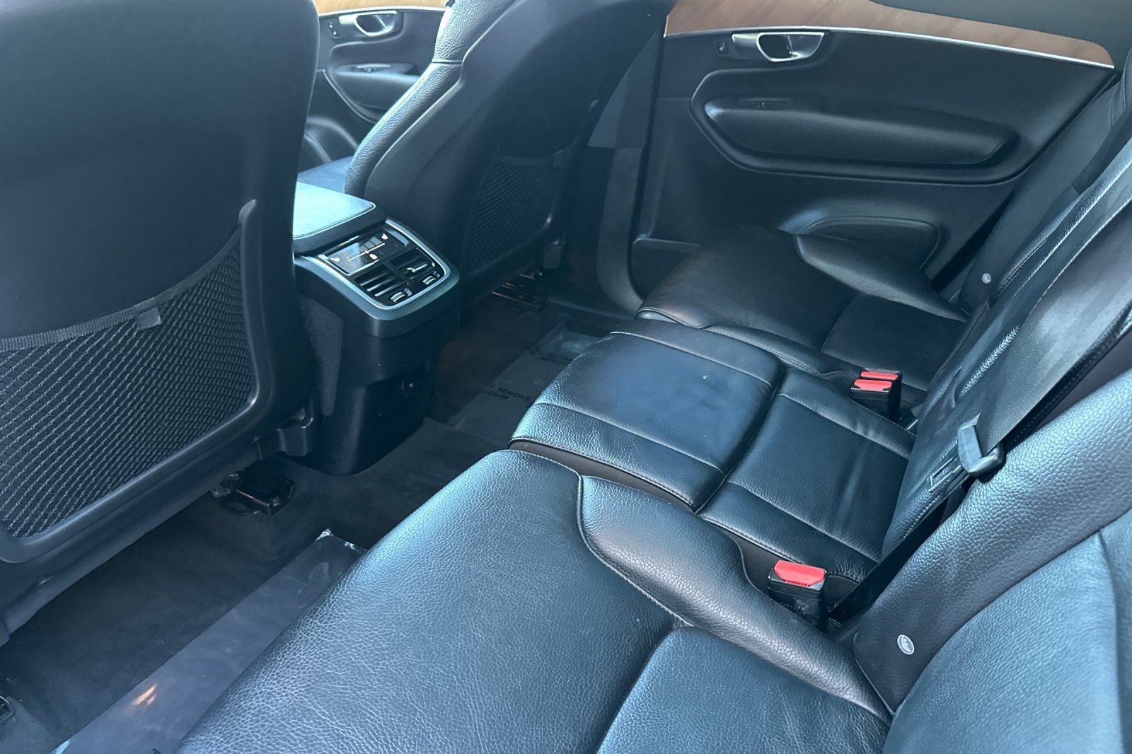 2022 Volvo XC90 T5 Momentum