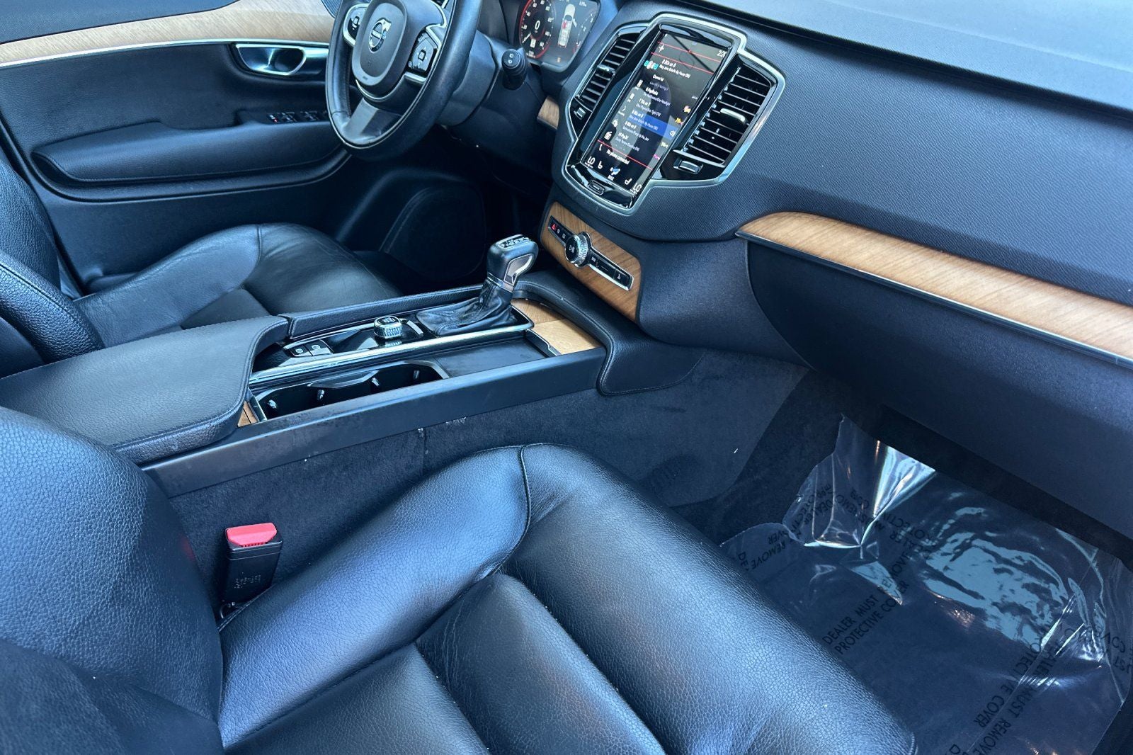 2022 Volvo XC90 T5 Momentum