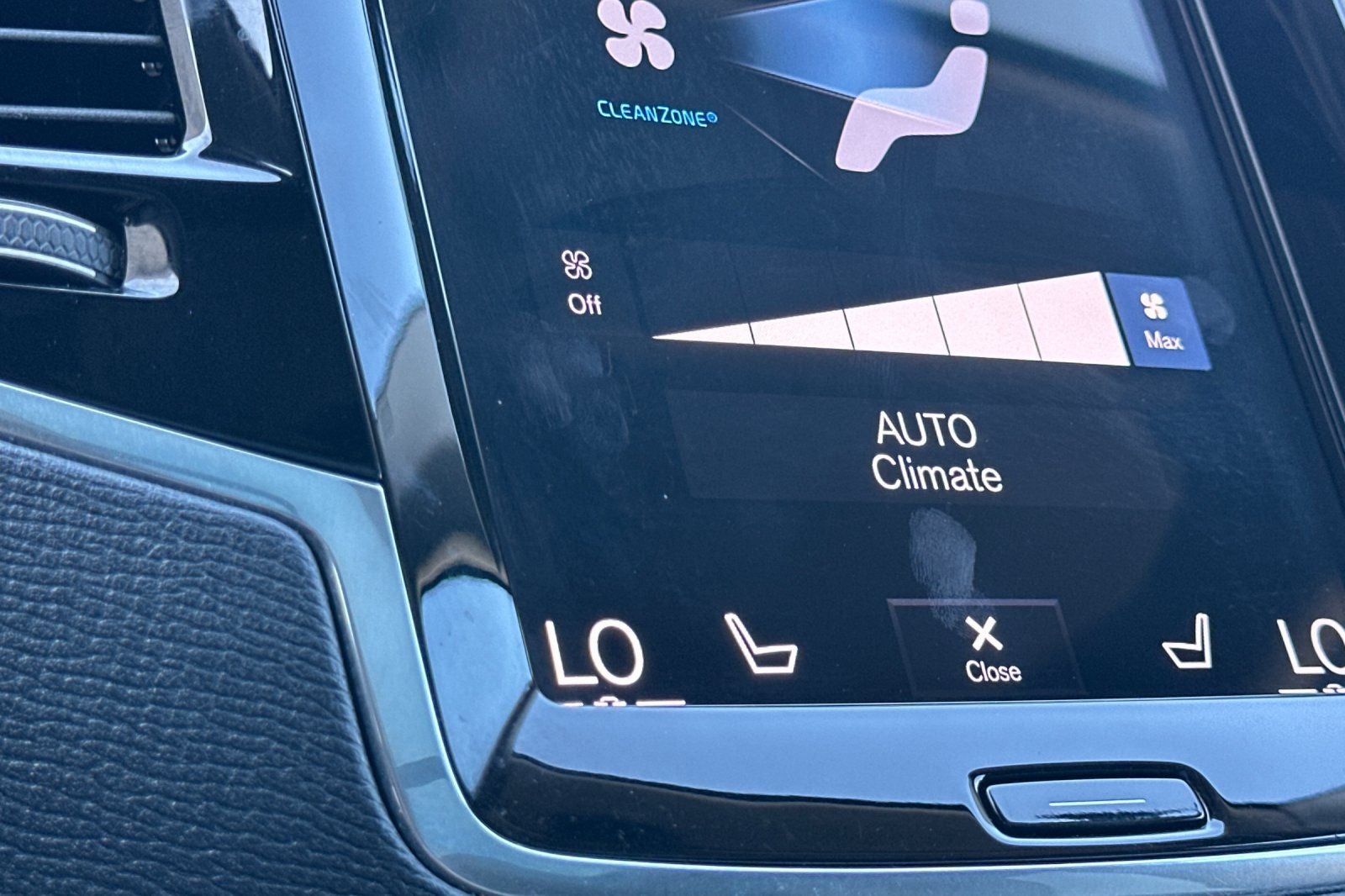 2022 Volvo XC90 T5 Momentum