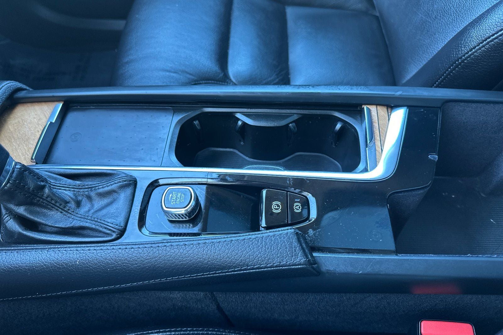 2022 Volvo XC90 T5 Momentum