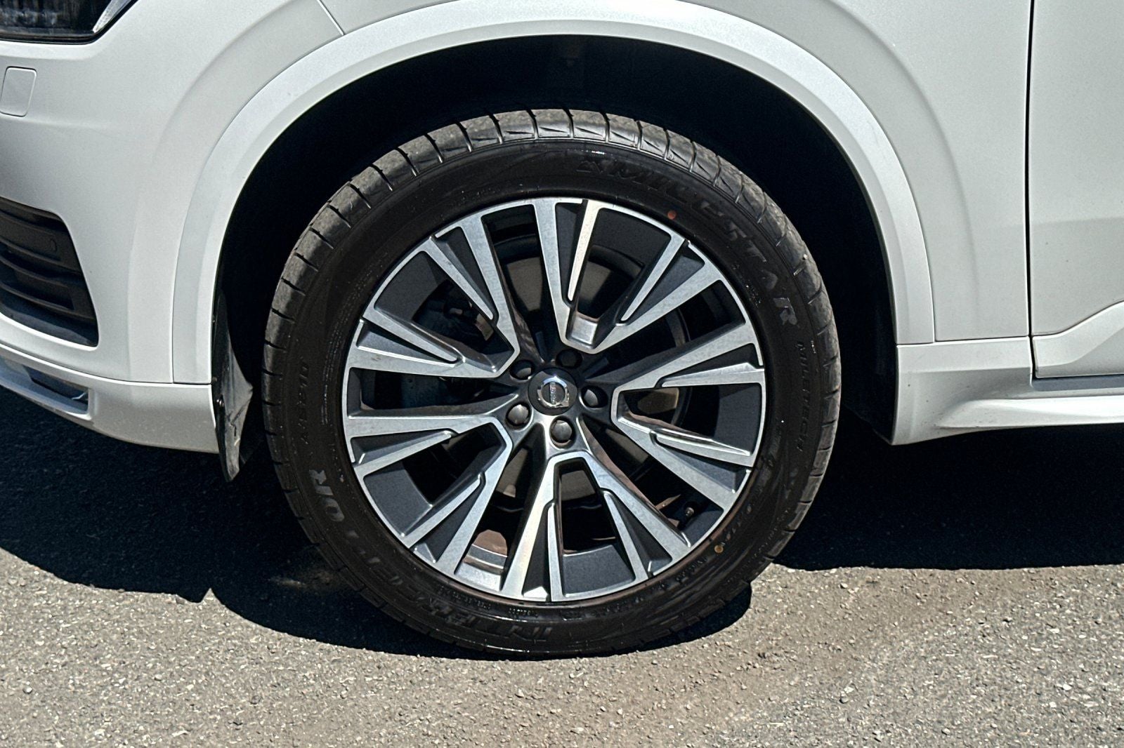 2022 Volvo XC90 T5 Momentum