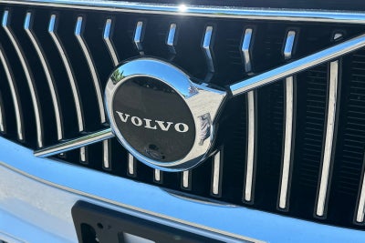 2022 Volvo XC90 T5 Momentum