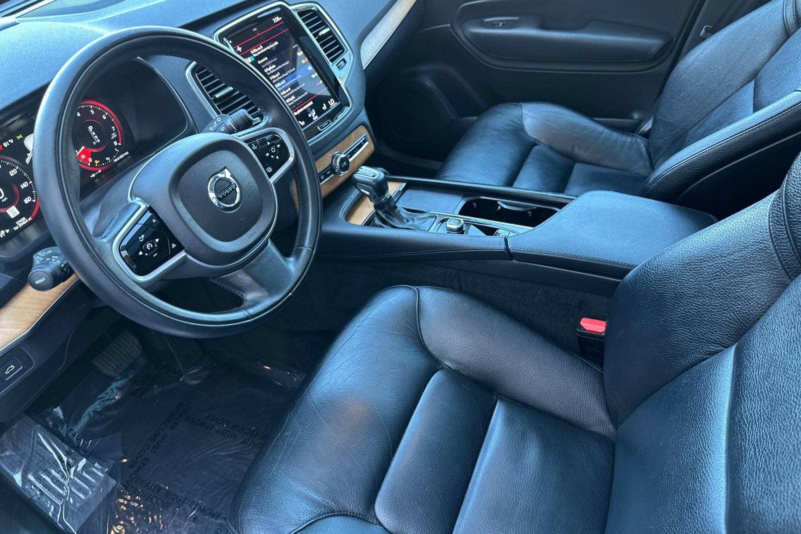 2022 Volvo XC90 T5 Momentum